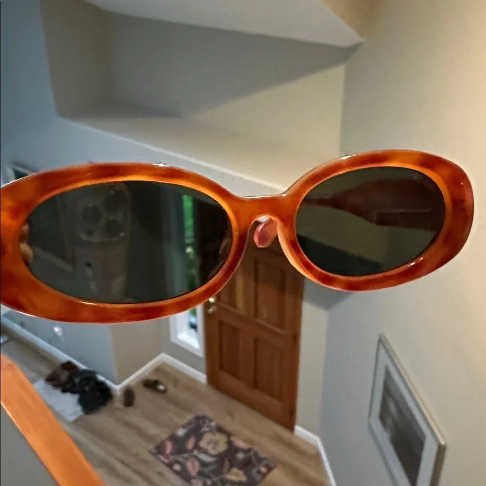 Sojos retro oval shaped sunglasses in tortoise shell shade